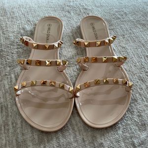 Wild Diva - studded slides Size -8